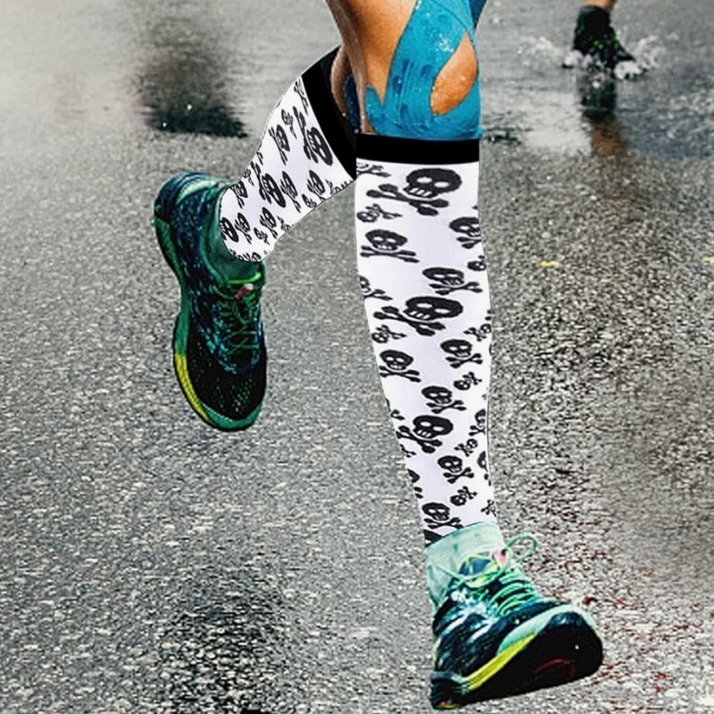 3/$25 🍄 Skull and Crossbones Kids Knee High Compression Sock Halloween Size S/M
